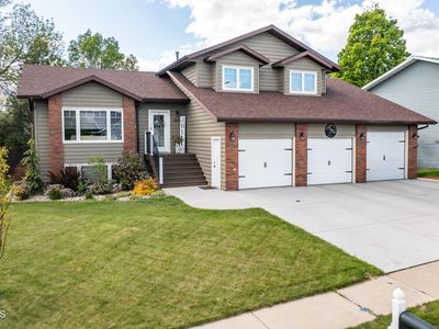 2044 N Bell St, Bismarck, ND, 58501