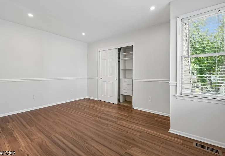 48 Eton Ct — Photo 16