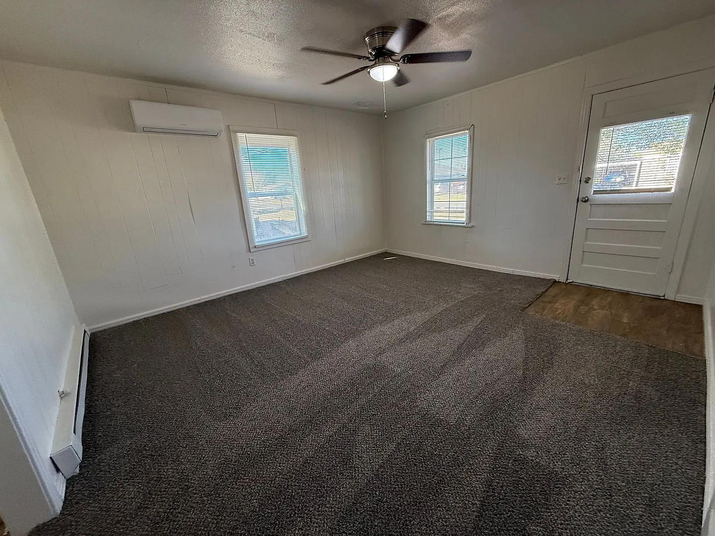 2 bedroom 1 bathroom house now leasing! — Photo 3