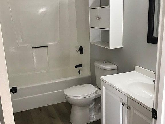 4th image of 121 W Miller St #4