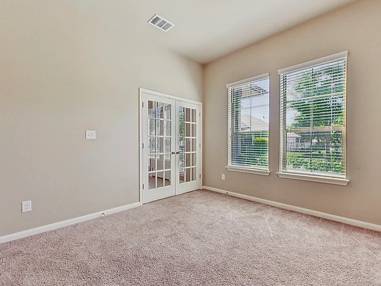 2036 Ramage — Photo 4