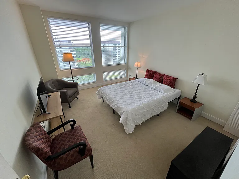 700 Biltmore Way #1112 — Photo 4