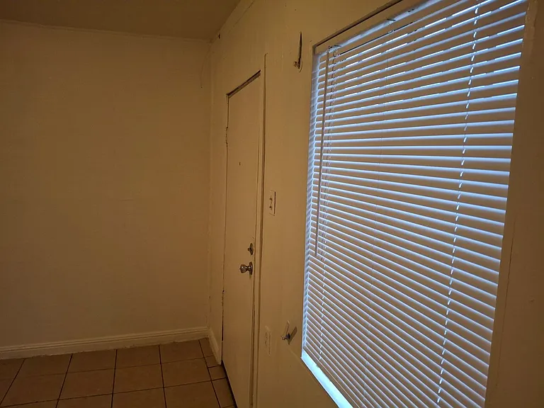 1007 C St #3 — Photo 7