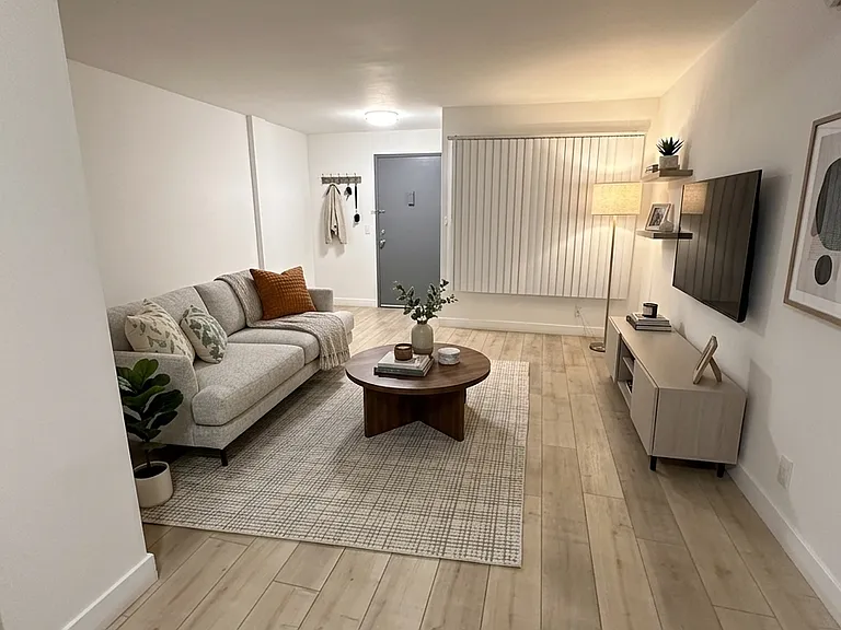 7030 Etiwanda Ave #1 — Photo 2