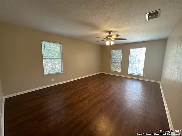 3 bed, 2.5 bath, 1780 sqft, $1,650 — Photo 3