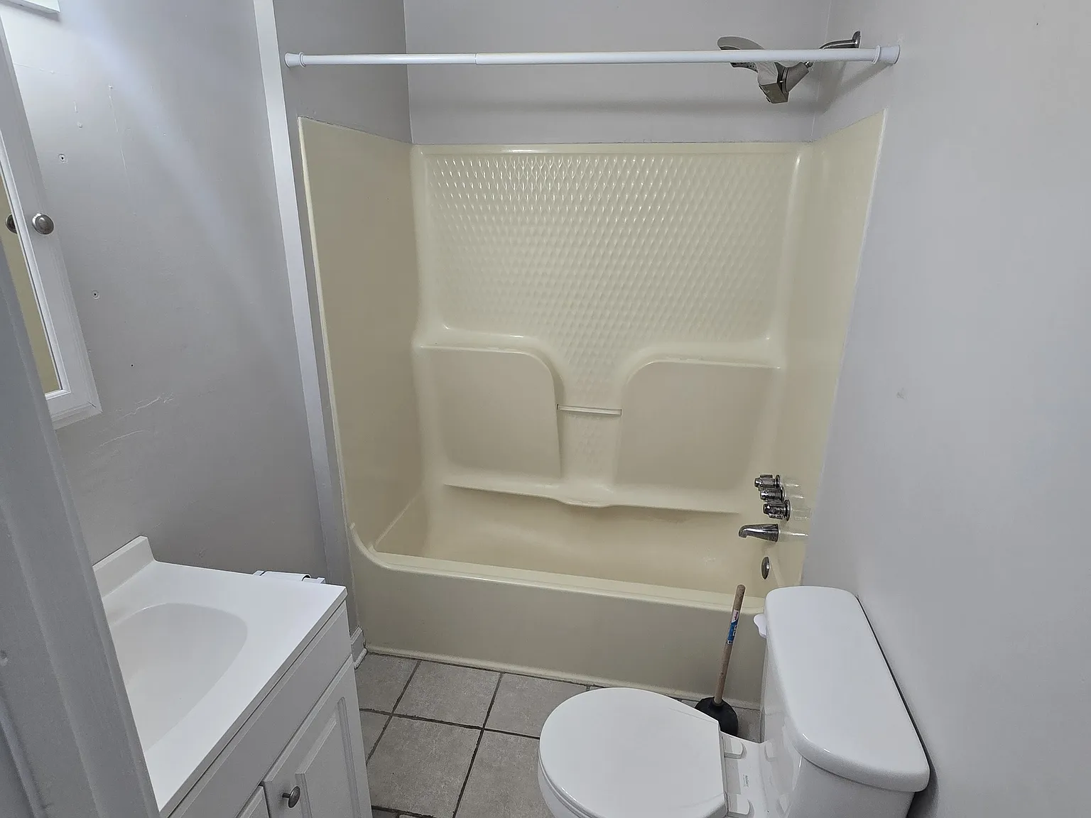 2 bed, $935 — Photo 4