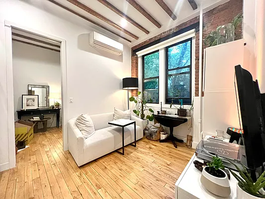 Rented by Nolita Group | media 7