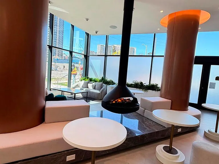 60 Central Park Dr #Penthouse 02 — Photo 4