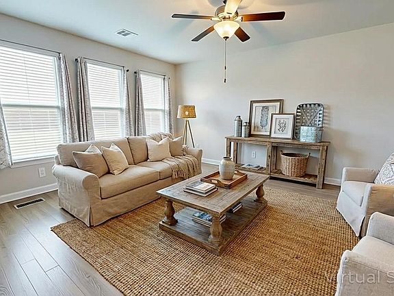 4th image of 329 Leawood Ave