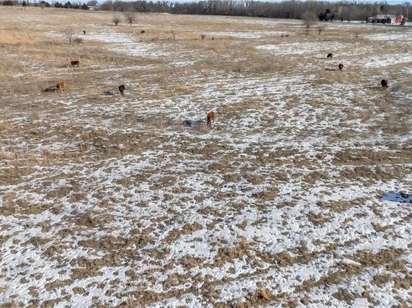1379 Pawnee Rd, Pomona, KS 66076