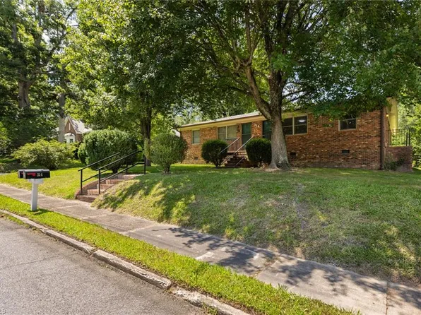 314 Spring St, Thomasville, NC 27360