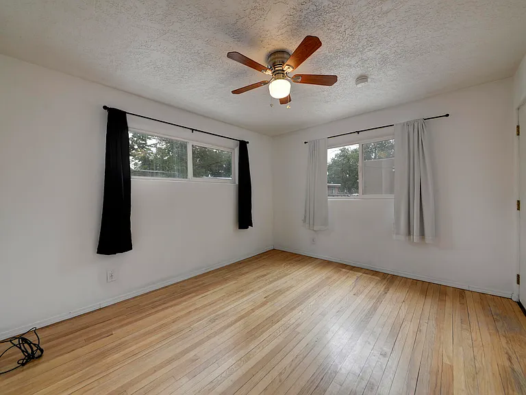 306 Stanford Dr SE #B — Photo 5