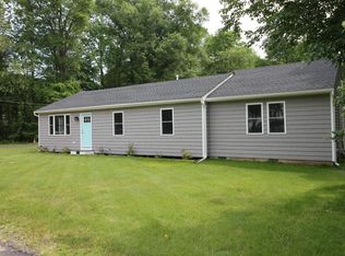 15 Hollywood Ave, Farmingdale, NJ 07727