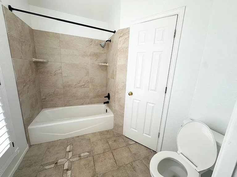 1800 Dukes Dr — Photo 15