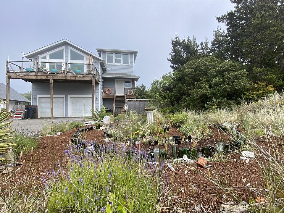 1st image of 604 Ocean Shores Boulevard SW