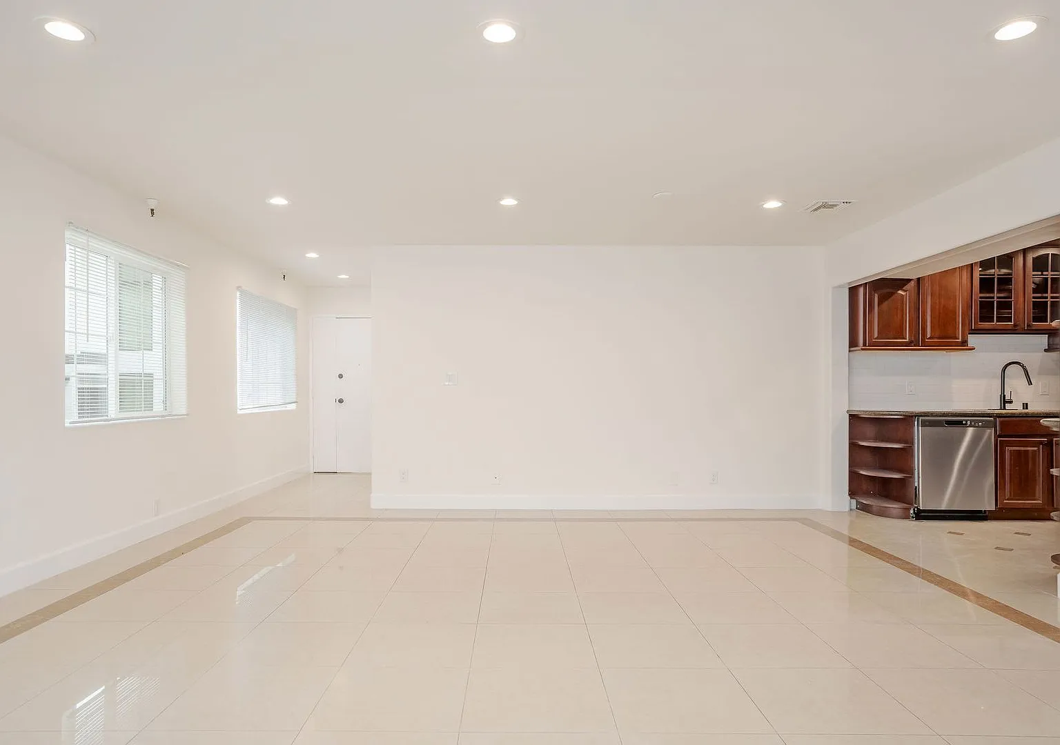 3 bed, 1443 sqft, $4,353 — Photo 3