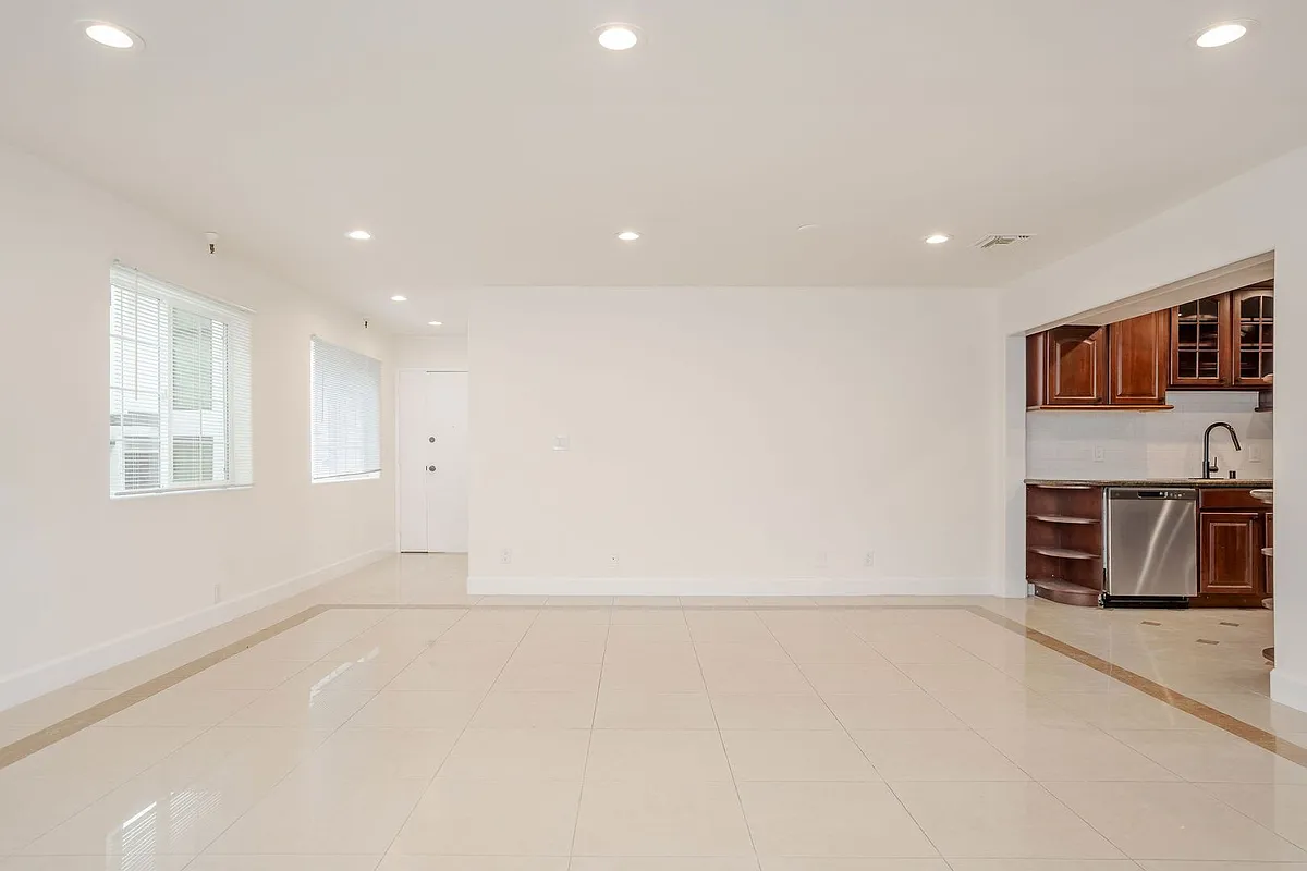 Building Photo - 319 S Hamel Rd #ZA