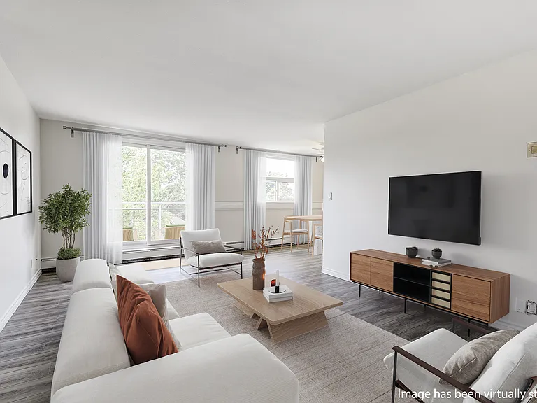 59 Perry St — Photo 12