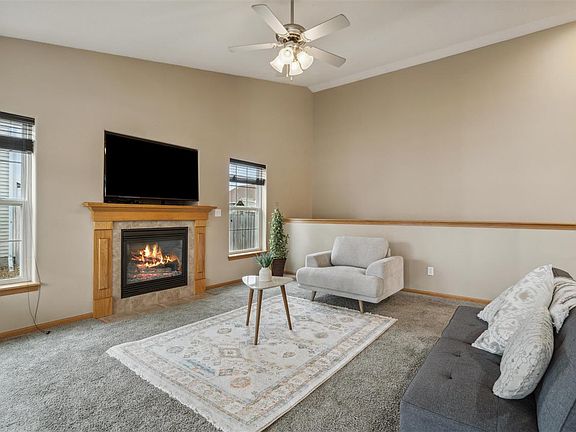4th image of 230 Cattail Ln
