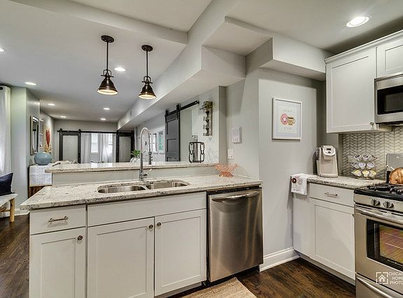 5th image of 1336 N Artesian Ave #G