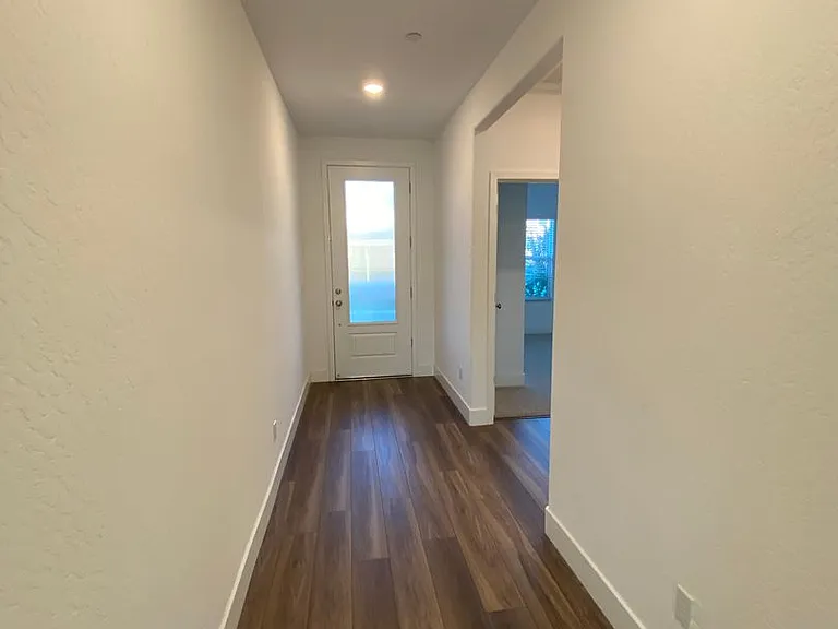 113 E Tyler Ave — Photo 14