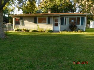 402 Michigami Trl, Porter, IN 46304