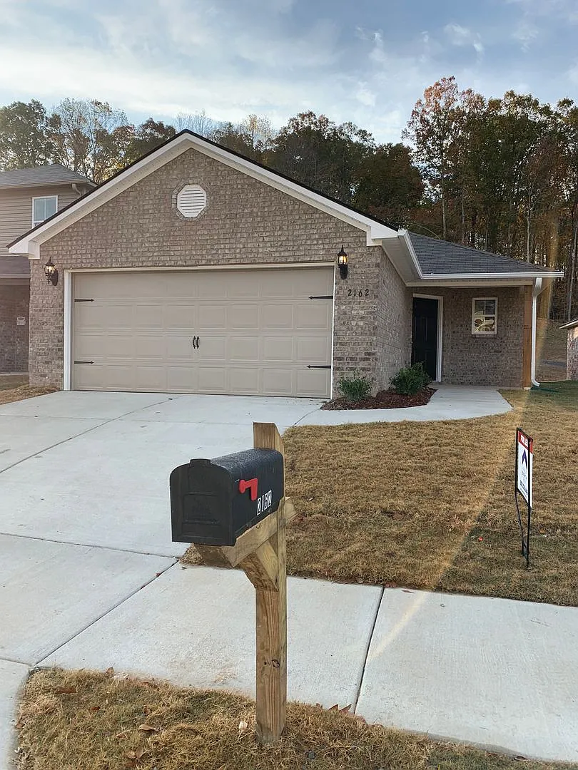 Pre-Leasing Now! Spacious 4-Bedroom, 2-Bath Home with Open-Concept Living in Kilpatrick Landing — Photo 2