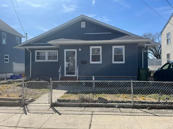 45 Coolidge Ave, Parlin, NJ 08859