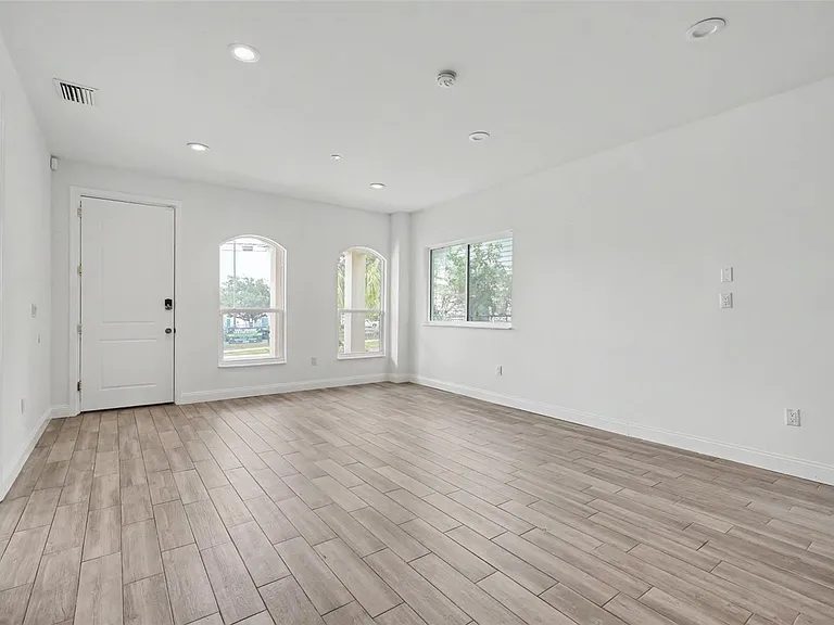 1018 7th Ave S — Photo 9