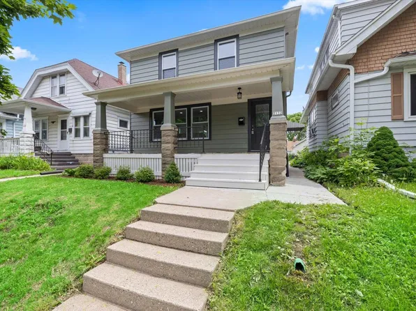 2132 South 71st STREET, West Allis, WI 53219