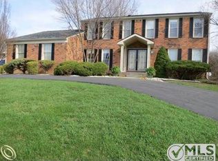 2976 Ambassador Ct, West Bloomfield, MI 48322