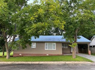 621 Gary Ave, Nashville, GA 31639