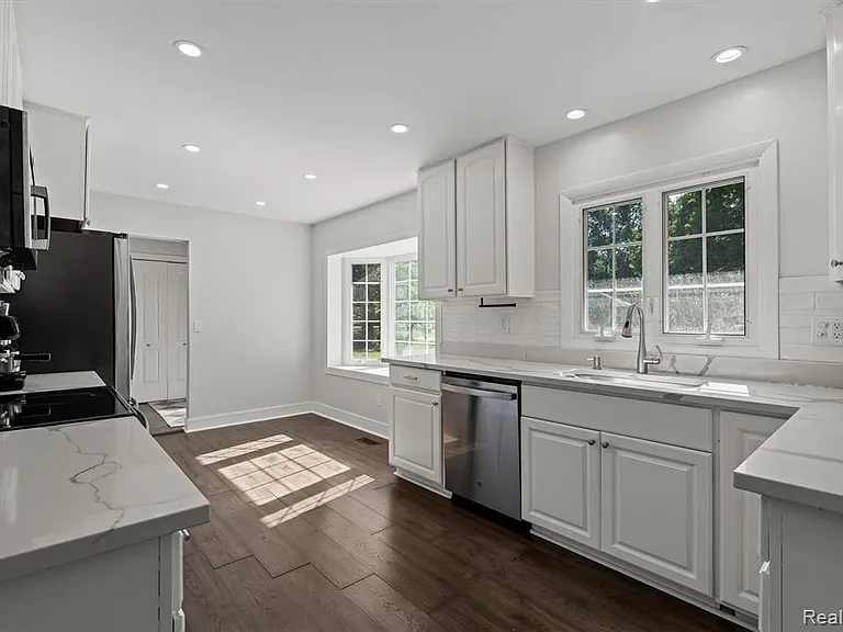 6511 Timber Ridge Dr — Photo 7