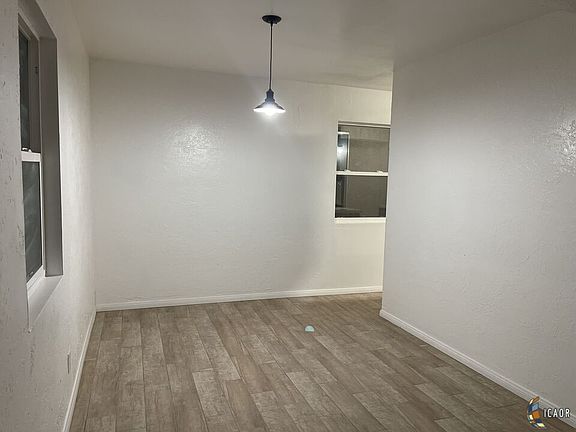 5th image of 566-8 W Holt Ave