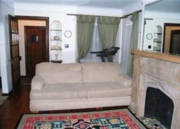 2nd image of 18319 Lake Shore Blvd