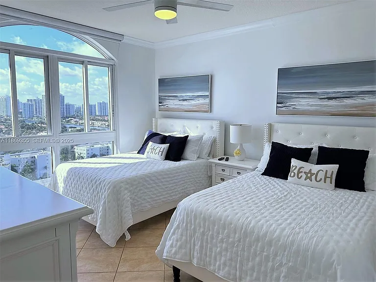 2080 S Ocean Dr #Penthouse 3 — Photo 15
