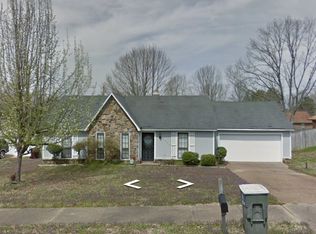 4802 Summitridge Dr, Memphis, TN 38128