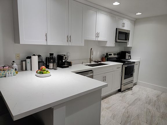 3rd image of 12574 Westhampton Cir APT I