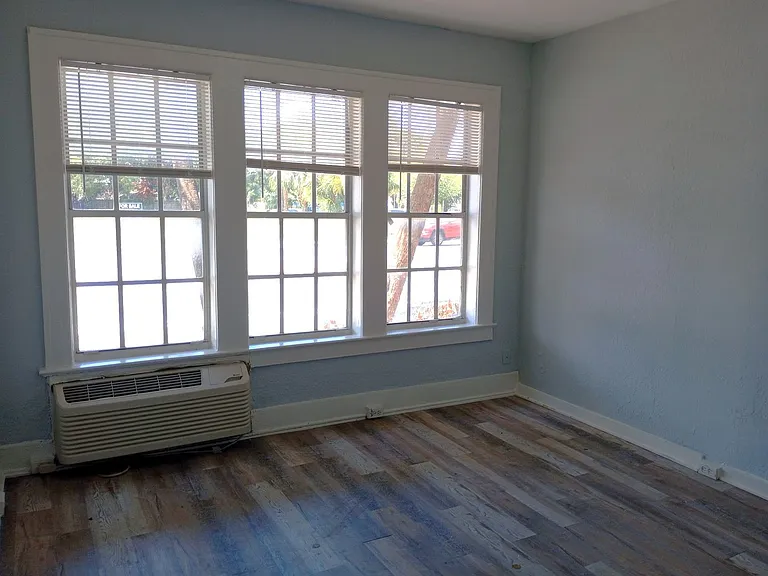 704 Cordova Dr #3 — Photo 6