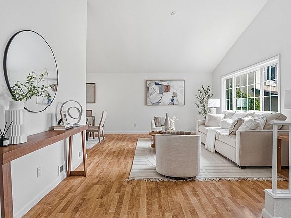 5th image of 126 Pebble Pl