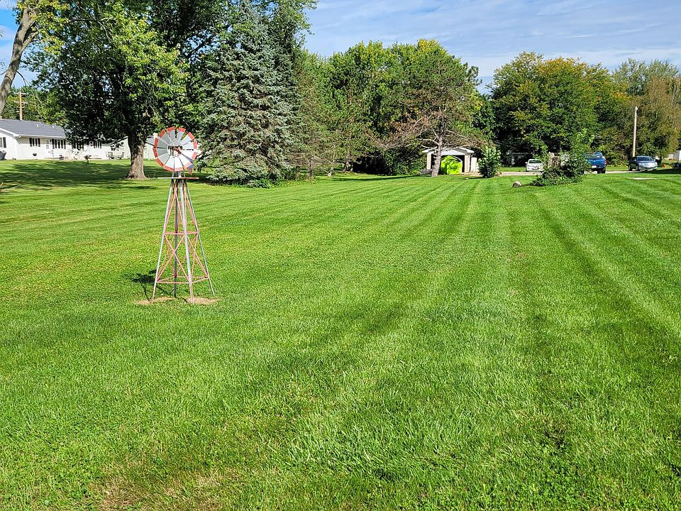 1st image of 313 Higgins Dr