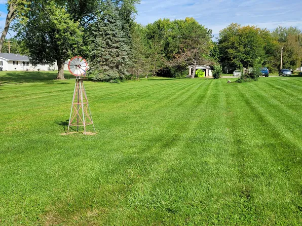313 Higgins Dr, Evansville, WI