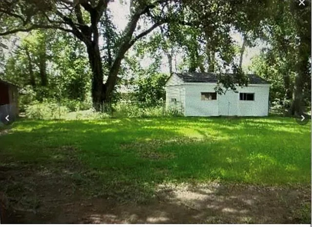 3 bed, 2.0 bath, 1800 sqft, $1,795 — Photo 3