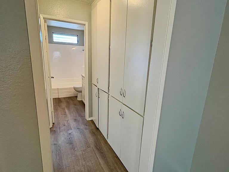 421 E 9th St #3 — Photo 6