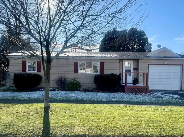 27 Chapel St, Seneca Falls, NY 13148