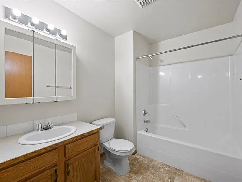 2 bed, 2.0 bath, 938 sqft, $1,450 — Photo 4