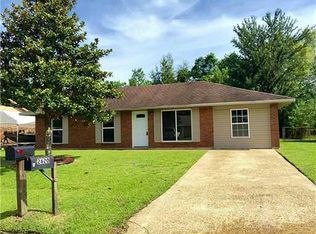 2620 W Angela Cir, Gulfport, MS 39503