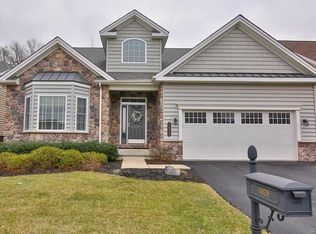 1029 Resolution Dr, Bethlehem, PA 18017