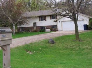 9829 Creek View Cir, Rogers, MN 55374