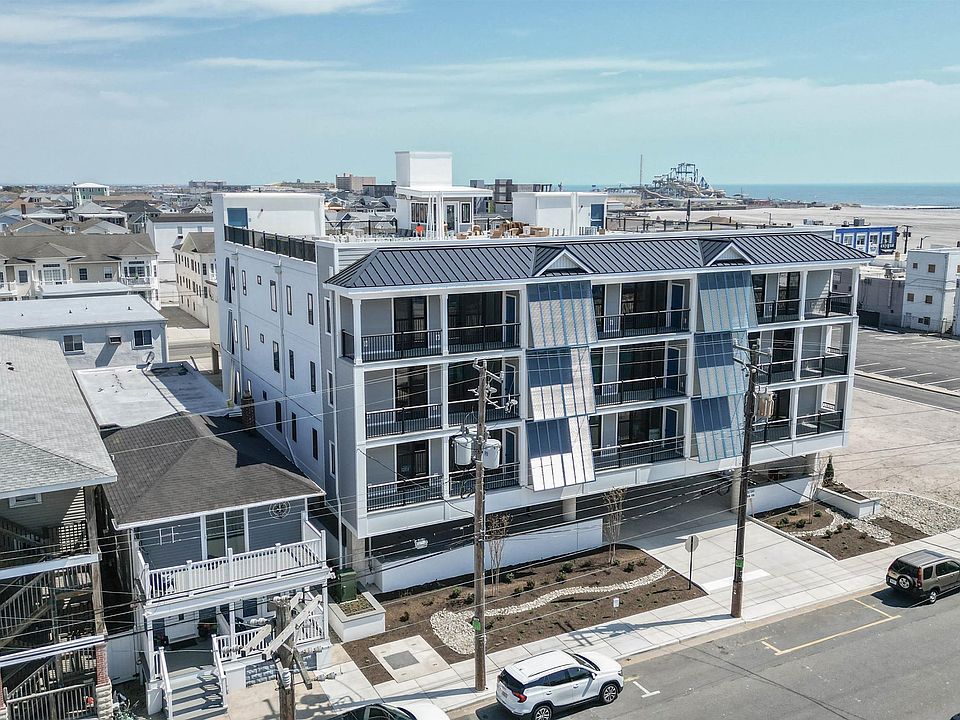 1st image of 323 E Oak Ave #101